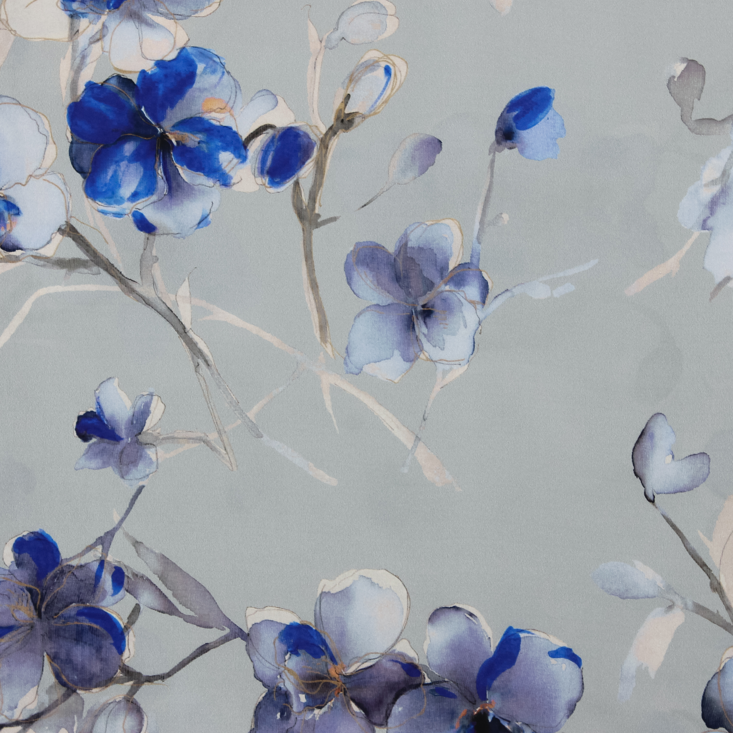 Soepele gesatineerde polyester met bloemen
